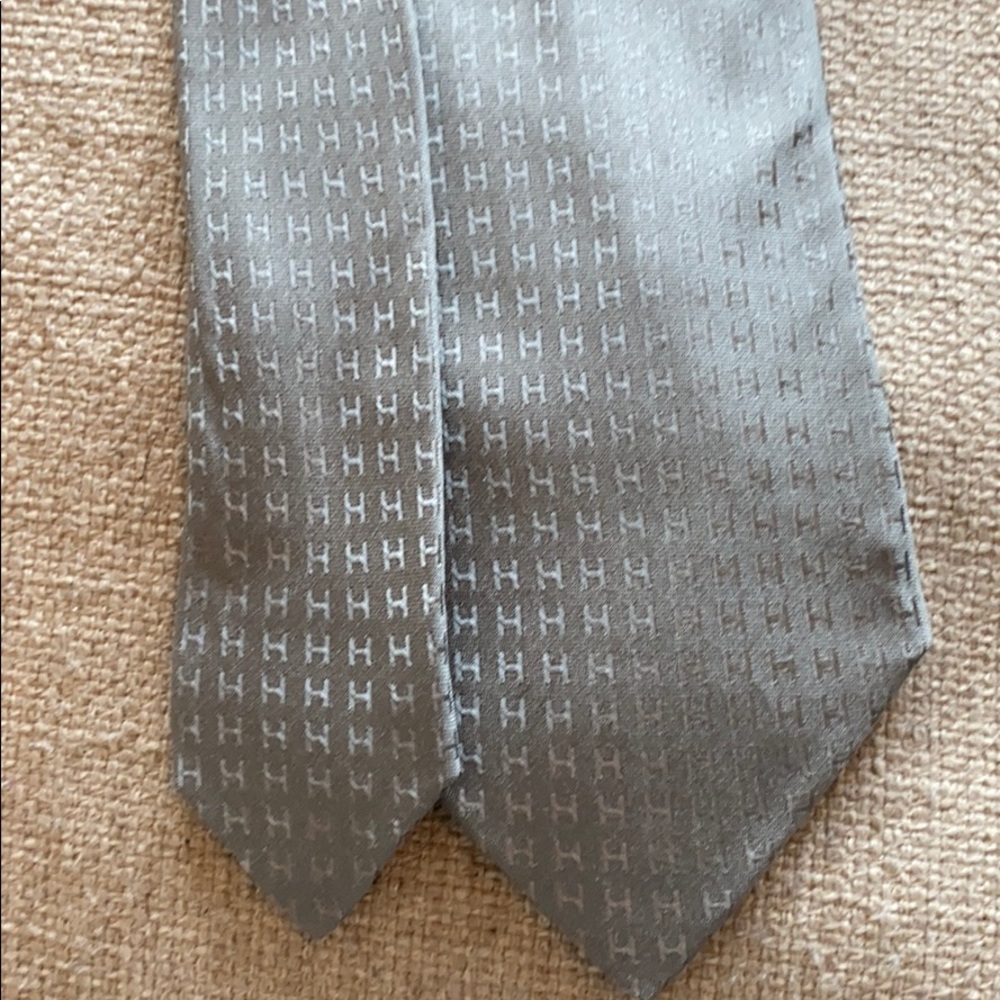 Silver H Hermès tie